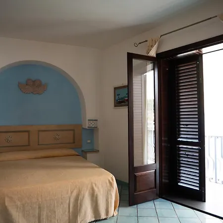 Alta Marea Couette-café 3*