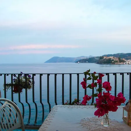 Alta Marea Couette-café Lipari (Isola Lipari)