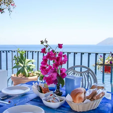 Alta Marea Bed & Breakfast 4*